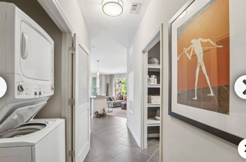 2 Beds 2 Baths - Apartment