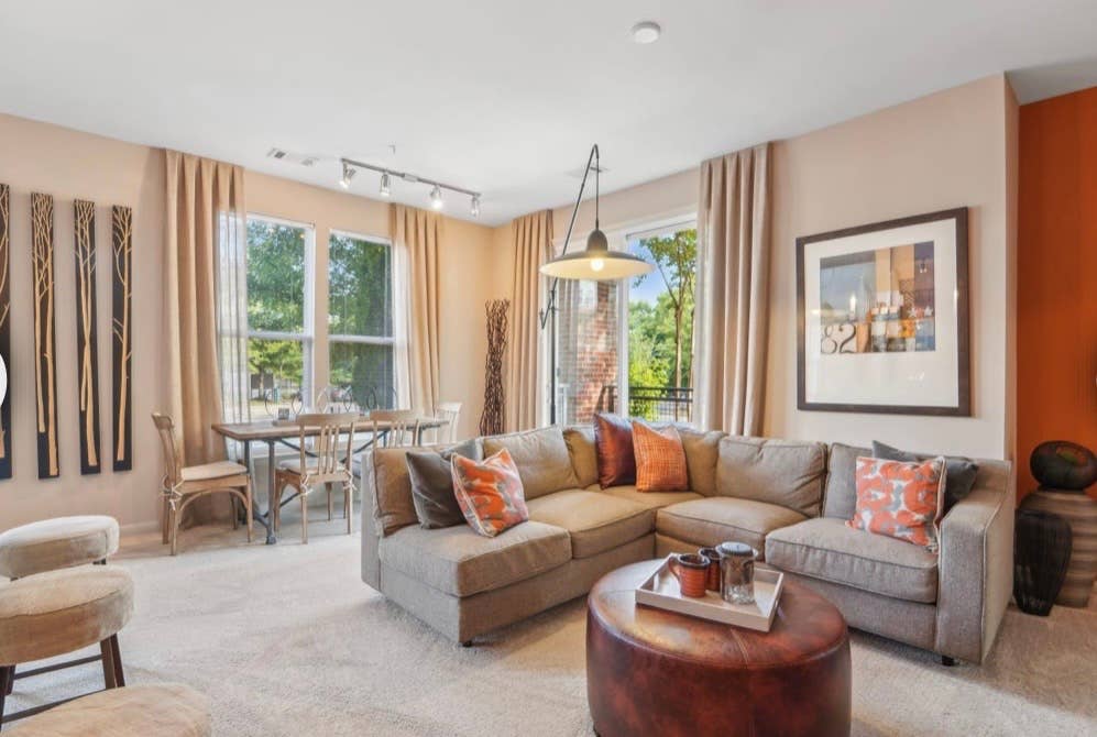 2 Beds 2 Baths - Apartment