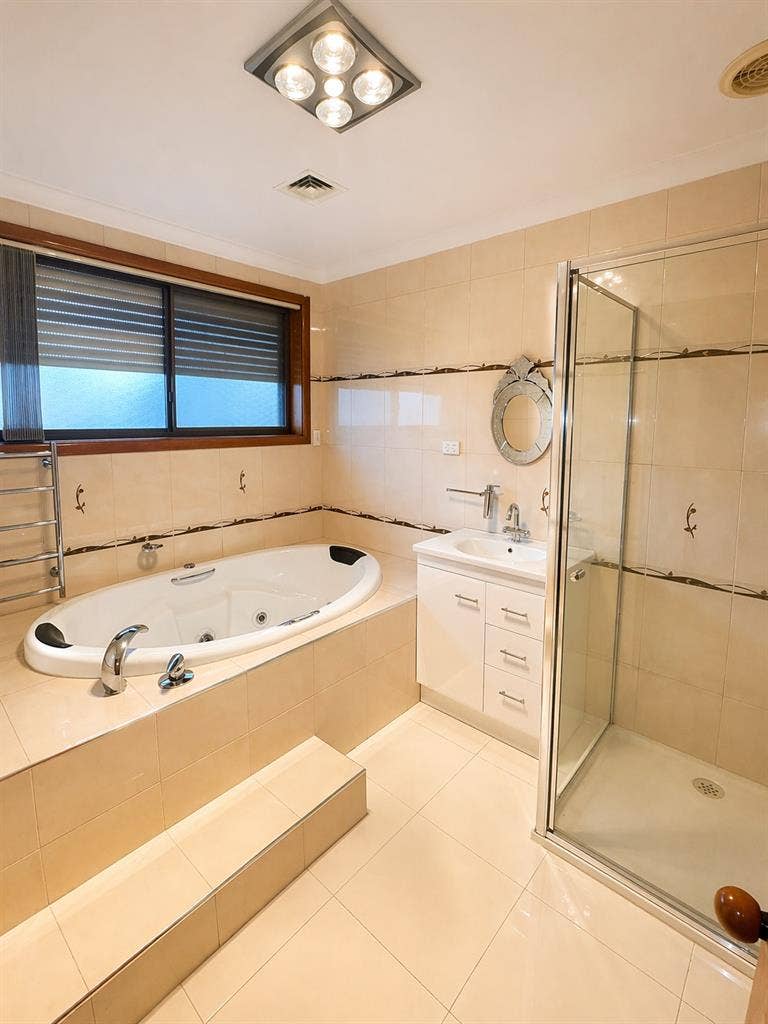 2x Rooms Available Taylors Lakes