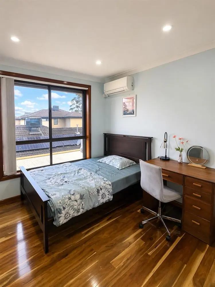 2x Rooms Available Taylors Lakes