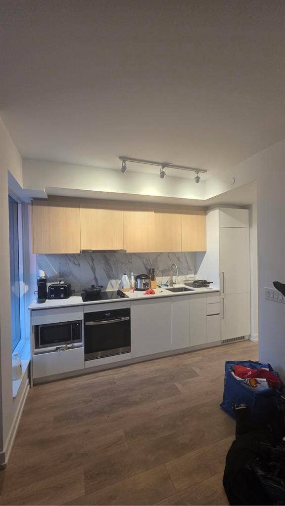 Looking for a roommate!