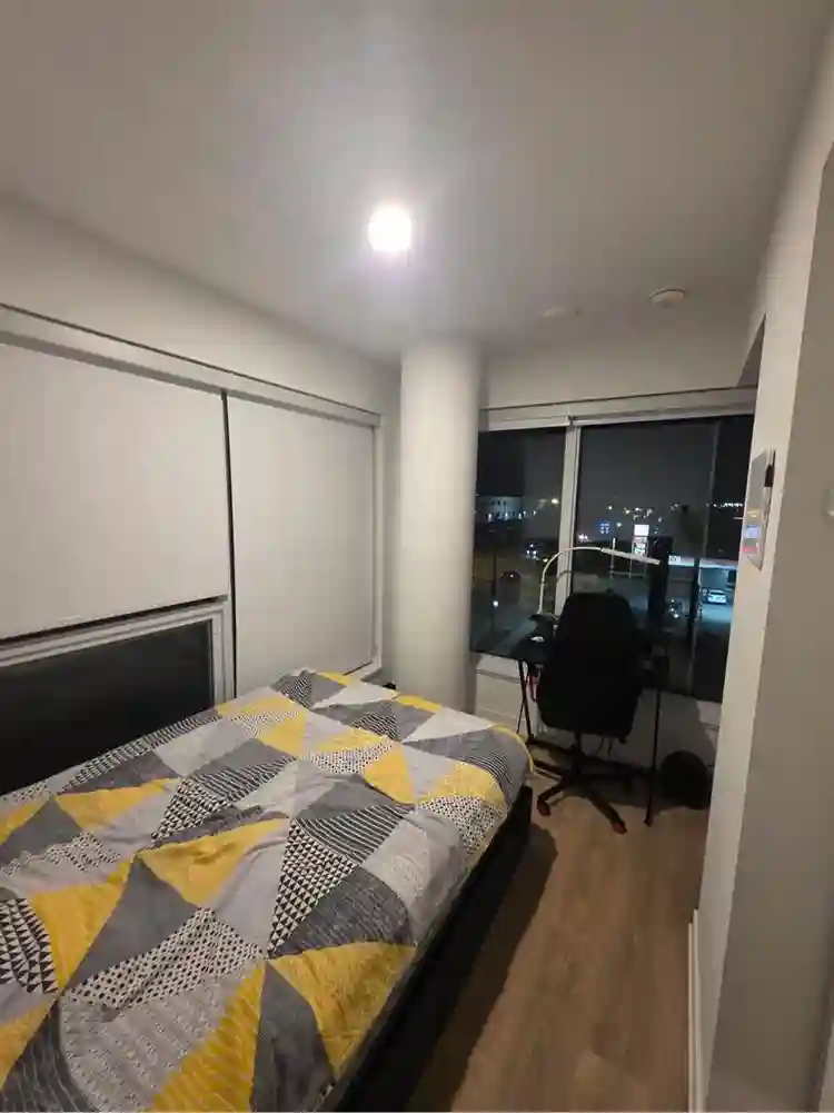 Looking for a roommate!