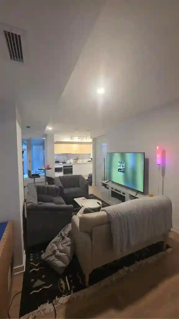 Looking for a roommate!