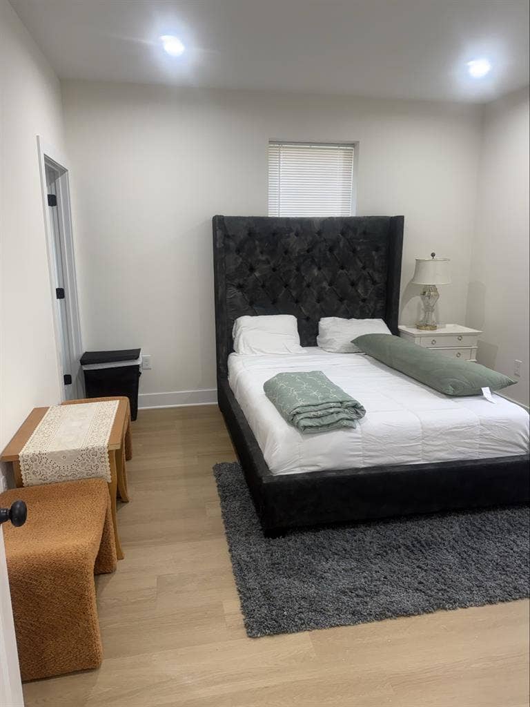 Rooms with private bathrooms