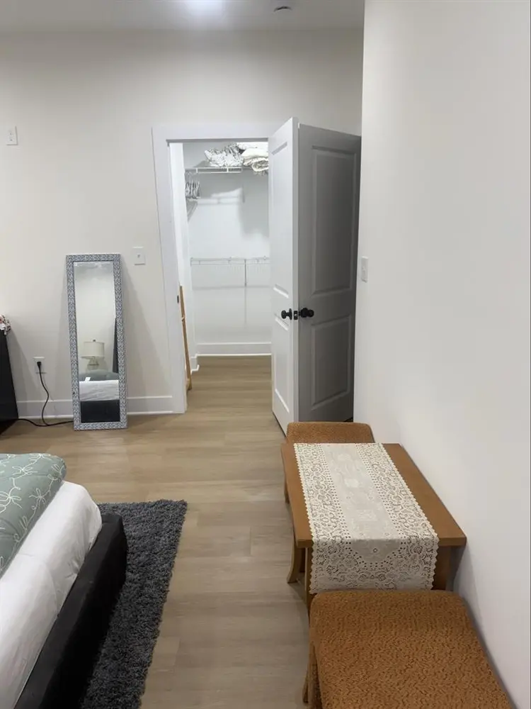 Rooms with private bathrooms