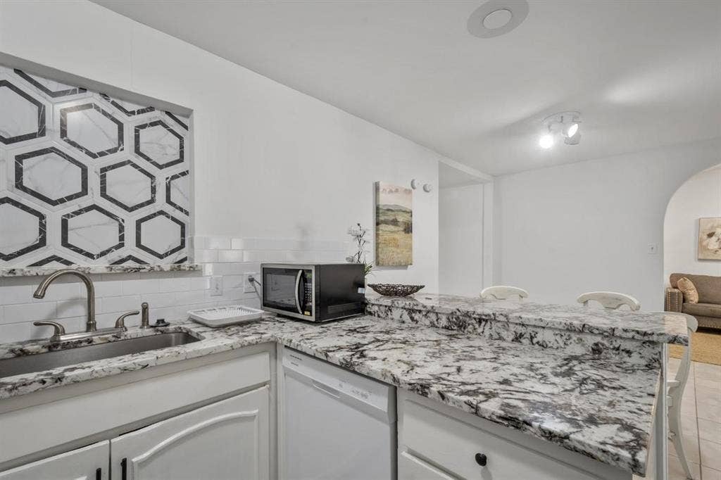 6 BR in Arlington