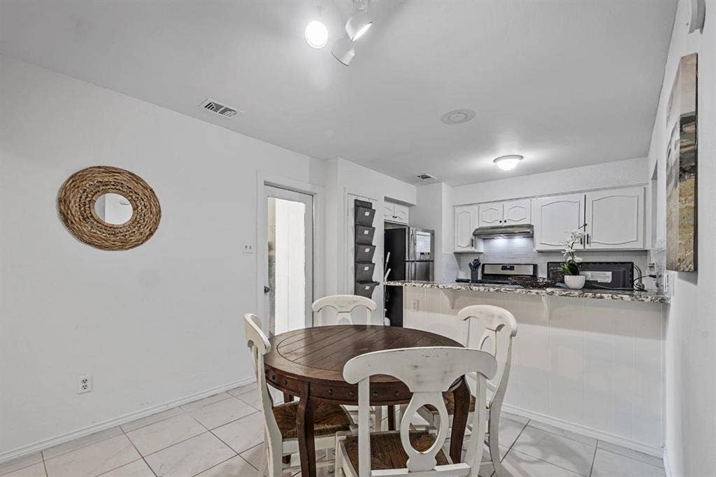 6 BR in Arlington