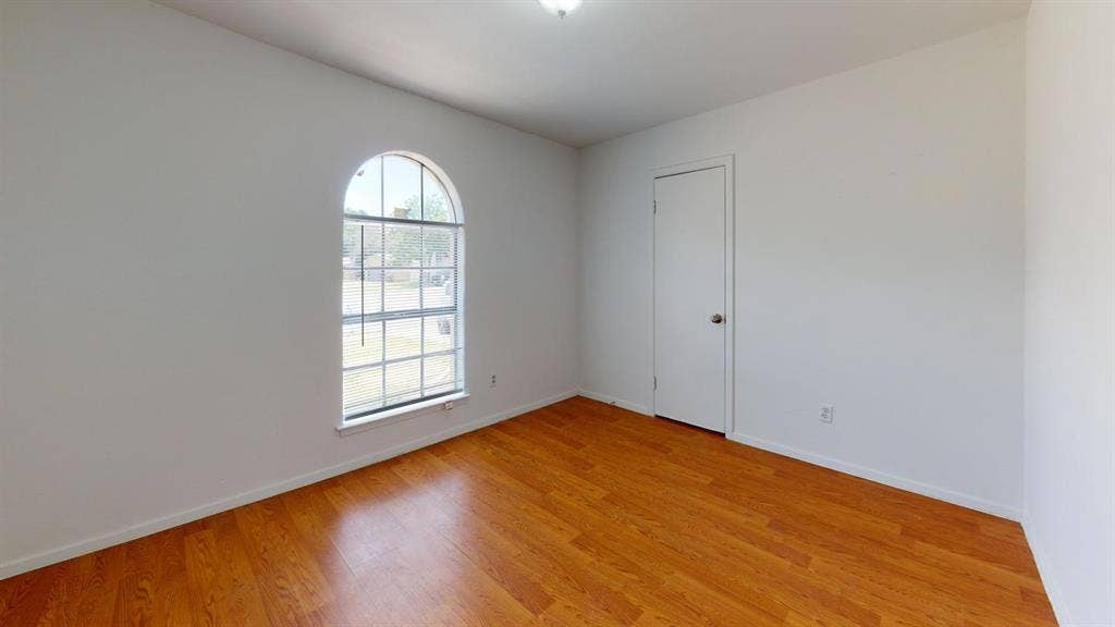 6 BR in Arlington