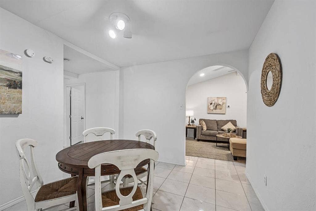 6 BR in Arlington