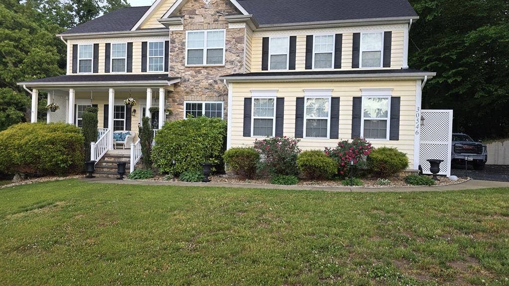 Big Beautiful Home Rooms for Rent
