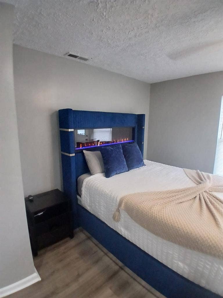Bedroom w/ Bath, Closet and Balcony