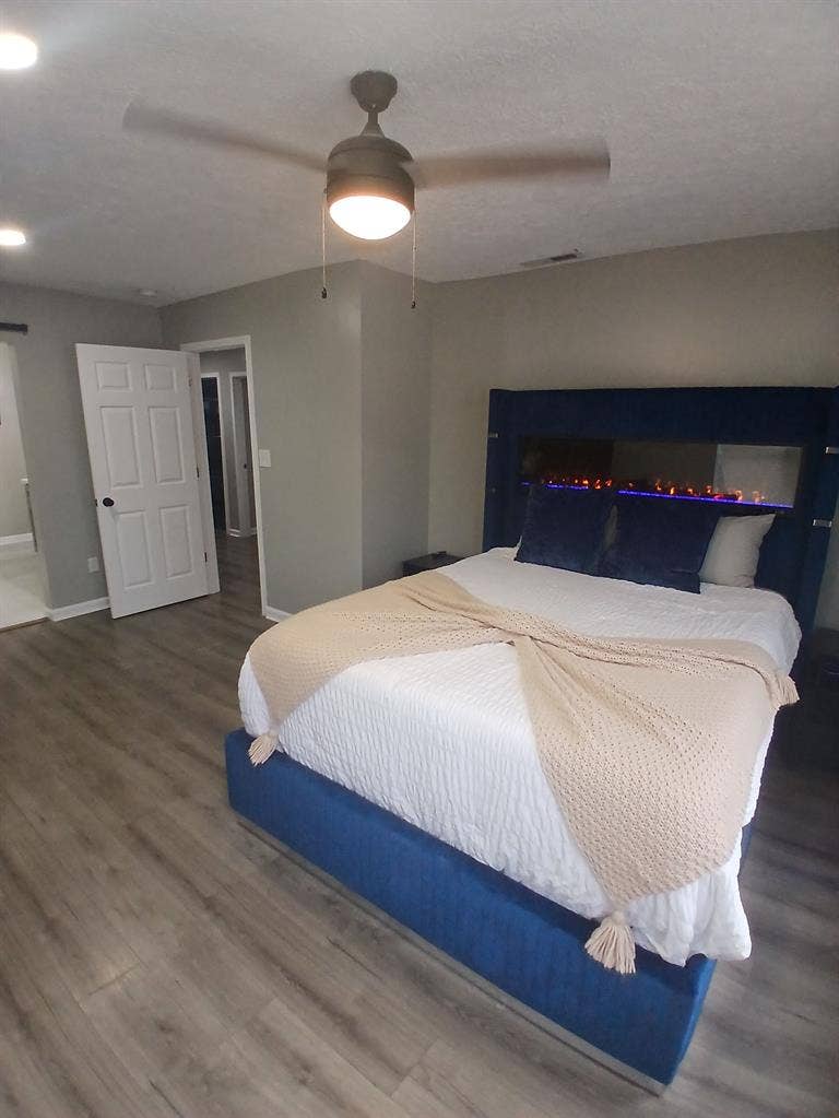 Bedroom w/ Bath, Closet and Balcony