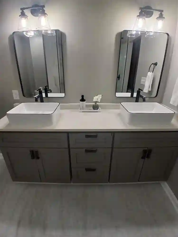 Bedroom w/ Bath, Closet and Balcony