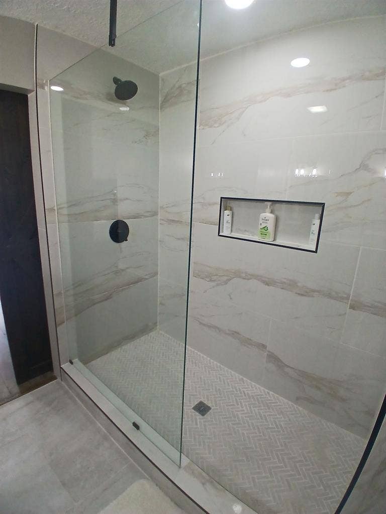 Bedroom w/ Bath, Closet and Balcony