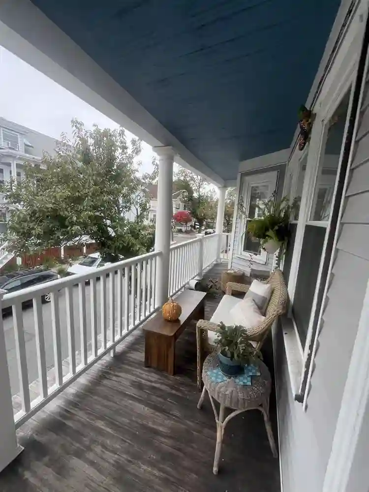 Need a roommate by January 1st:)