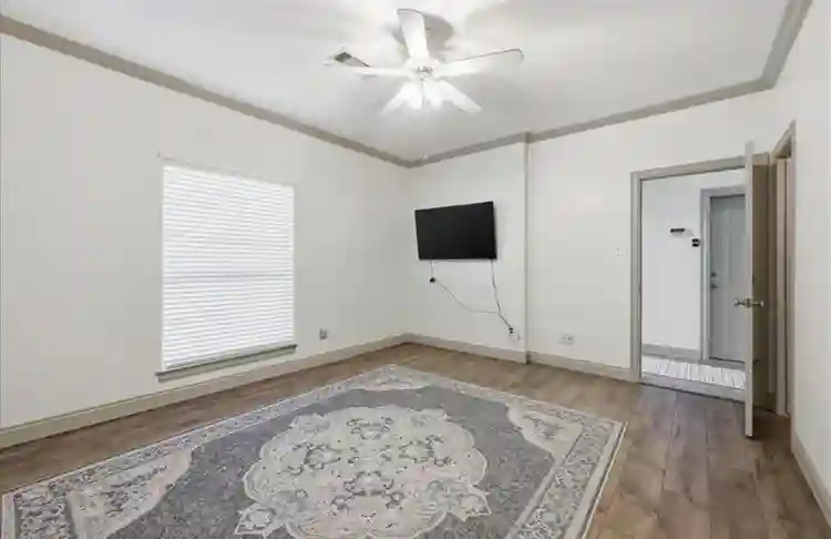 One room with en-suite bathroom