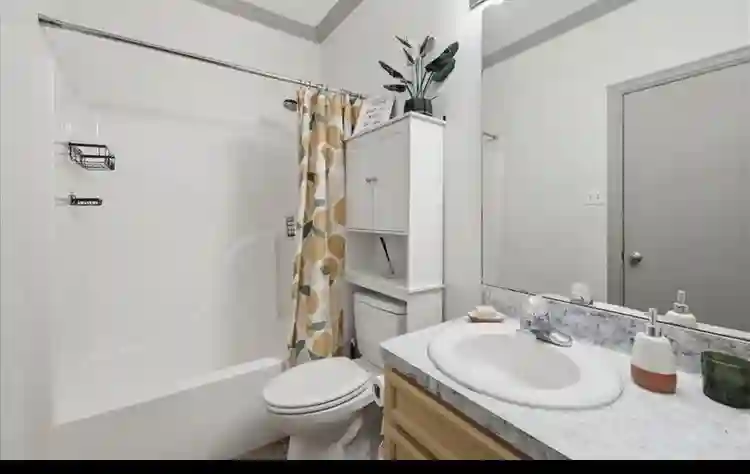 One room with en-suite bathroom