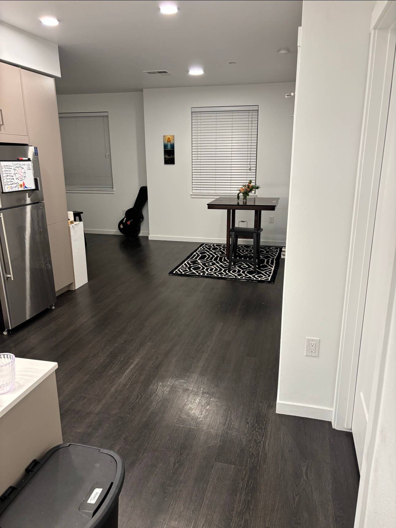 Looking for roommate