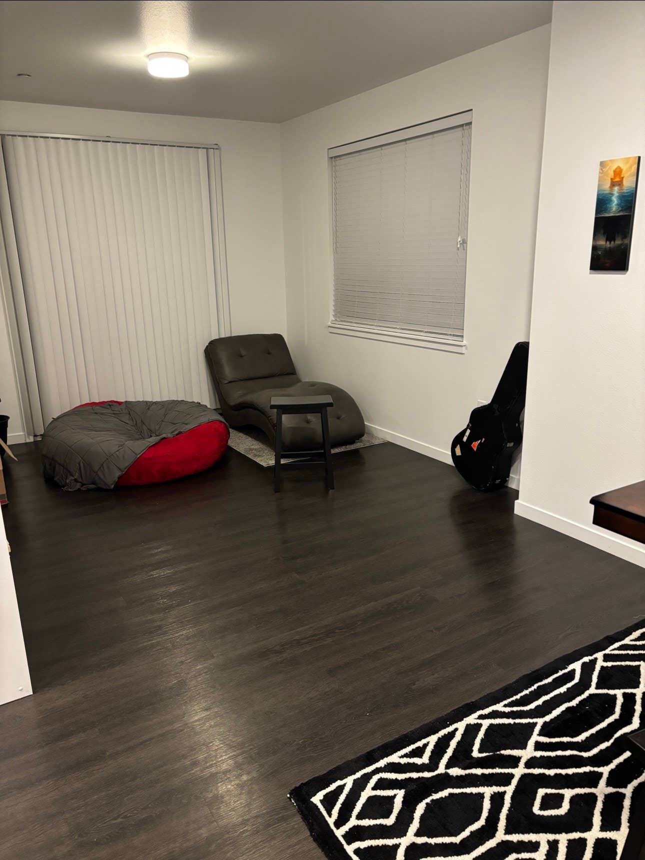 Looking for roommate