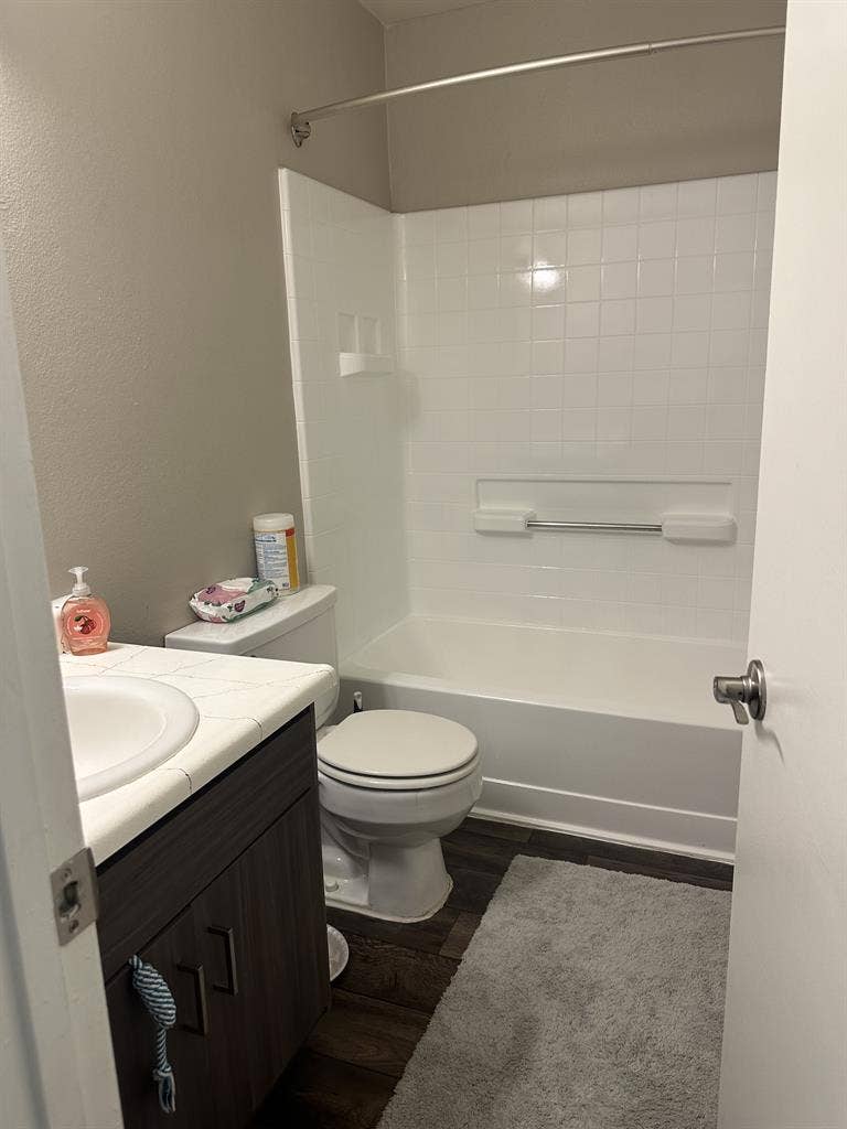 2 Bed/2 Bath room for rent