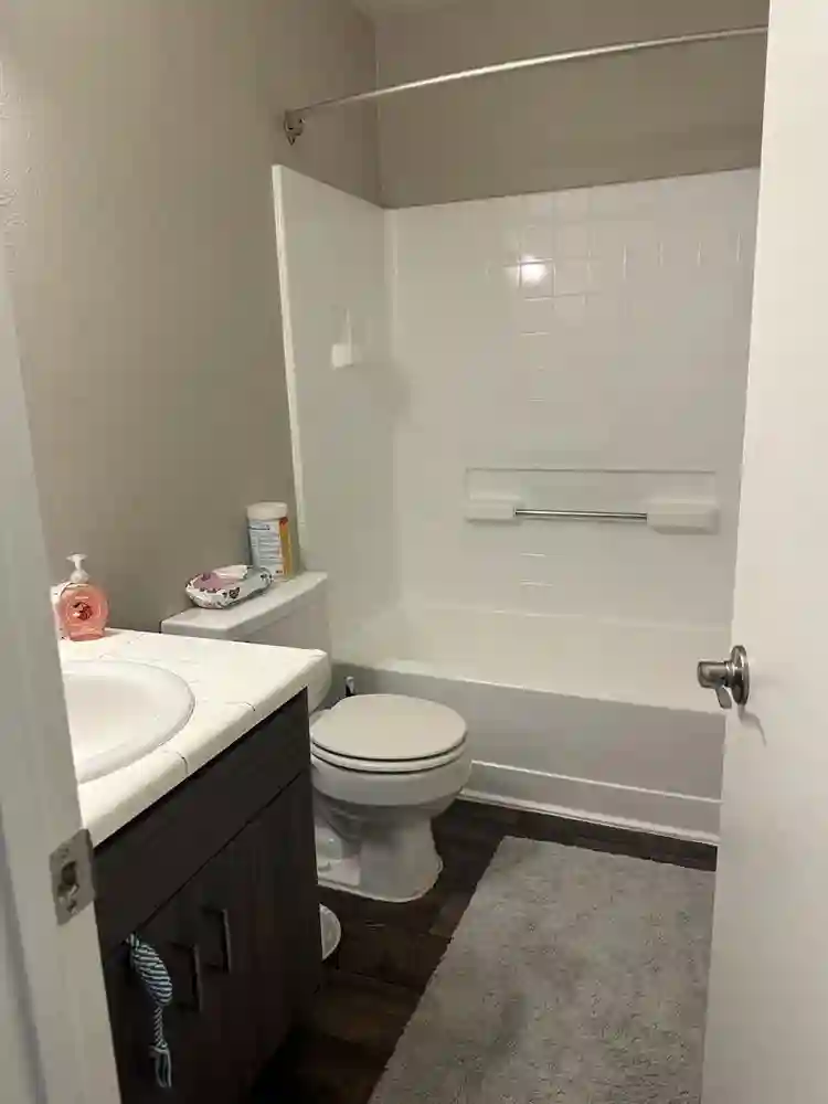 2 Bed/2 Bath room for rent