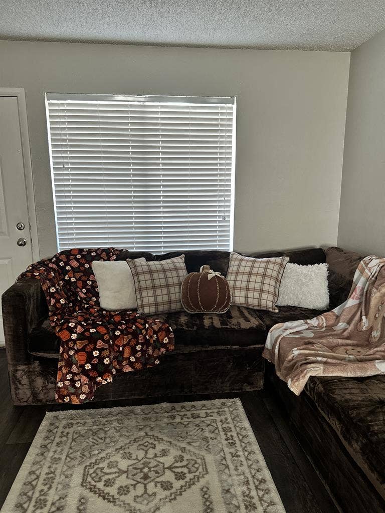 2 Bed/2 Bath room for rent