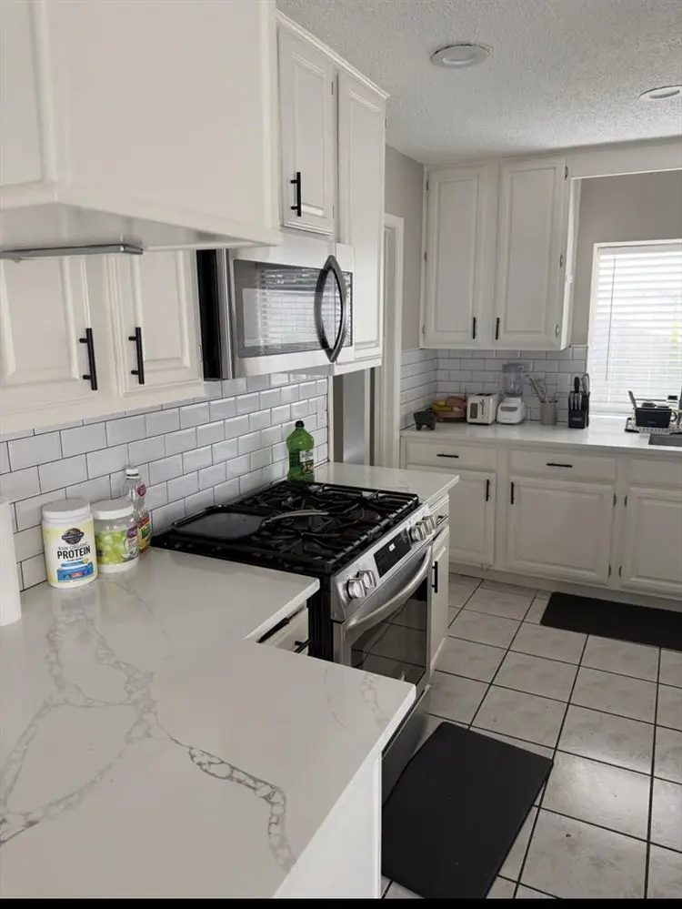 Master bedroom for rent. 77086