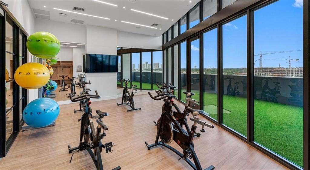 LEASE TAKEOVER | Water Views