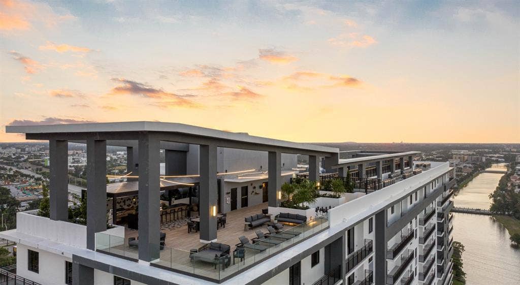 LEASE TAKEOVER | Water Views