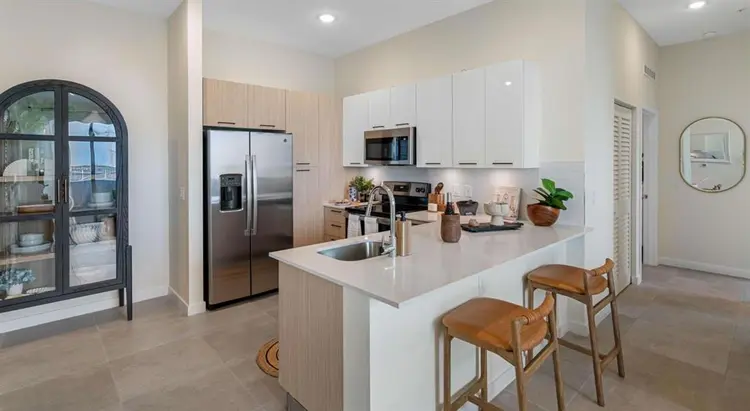 LEASE TAKEOVER | Water Views