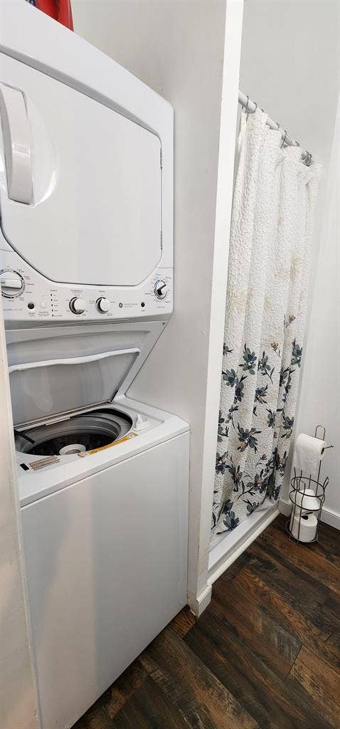 Cozy 2 BR 1 BA Renovated Apartment