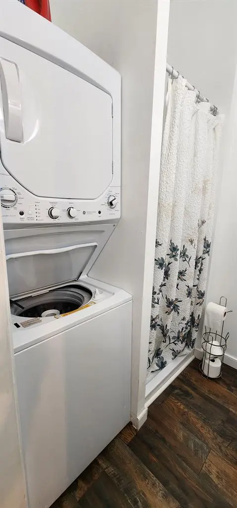 Cozy 2 BR 1 BA Renovated Apartment