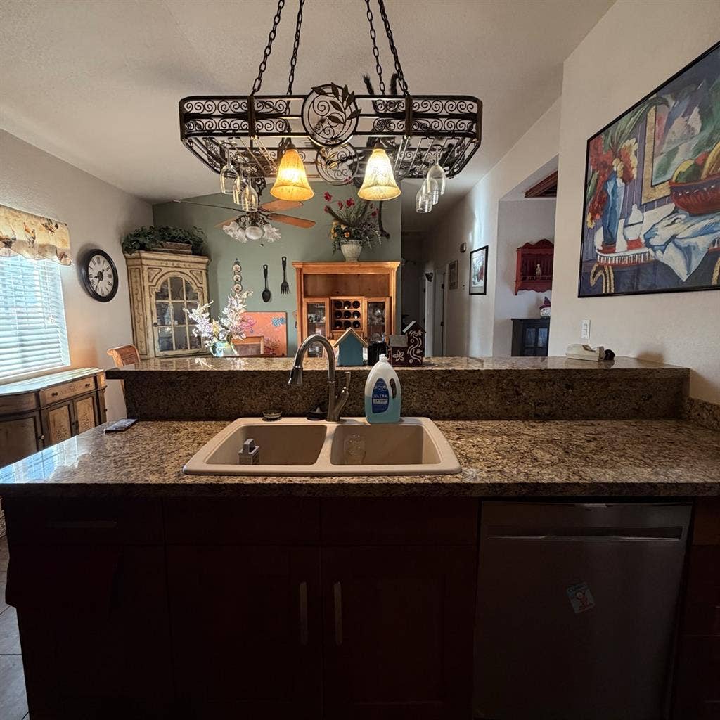 Looking for a female roommate! 🏡