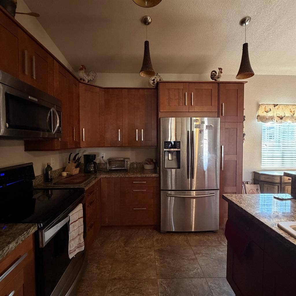 Looking for a female roommate! 🏡