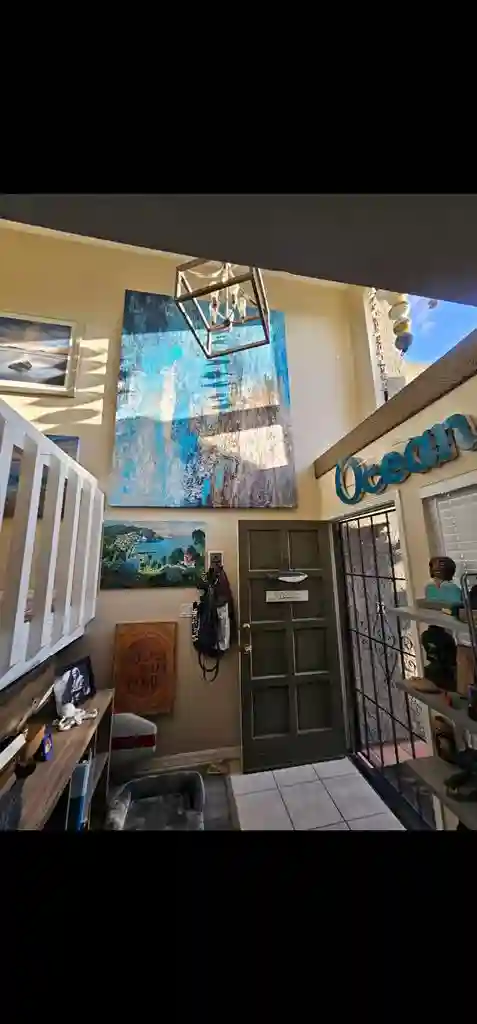 Room 4 rent D/T Huntington Beach