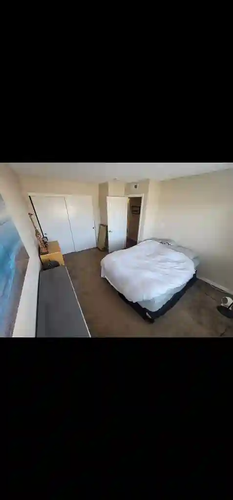 Room 4 rent D/T Huntington Beach