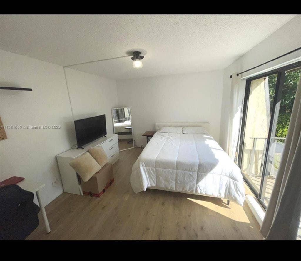 Spacious 2/2 Townhome for rent.
