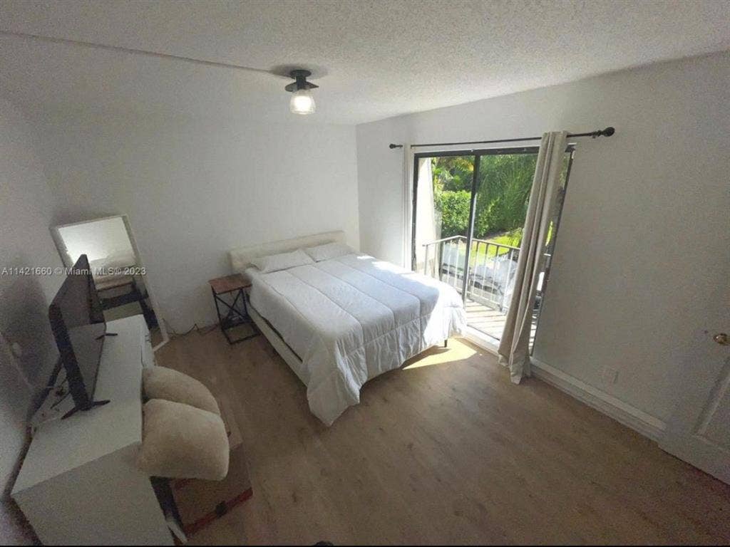 Spacious 2/2 Townhome for rent.