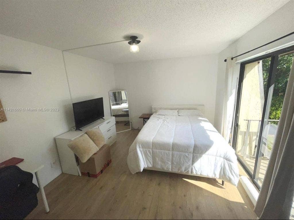 Spacious 2/2 Townhome for rent.