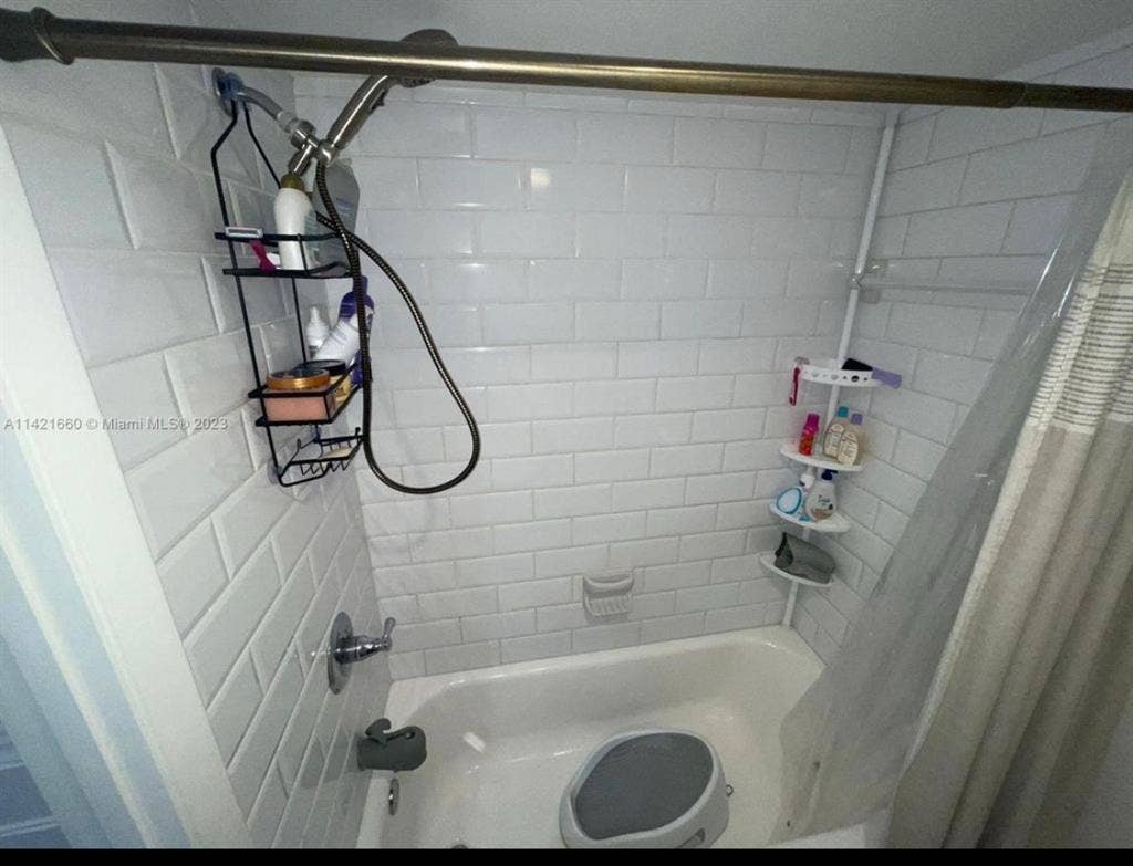 Spacious 2/2 Townhome for rent.