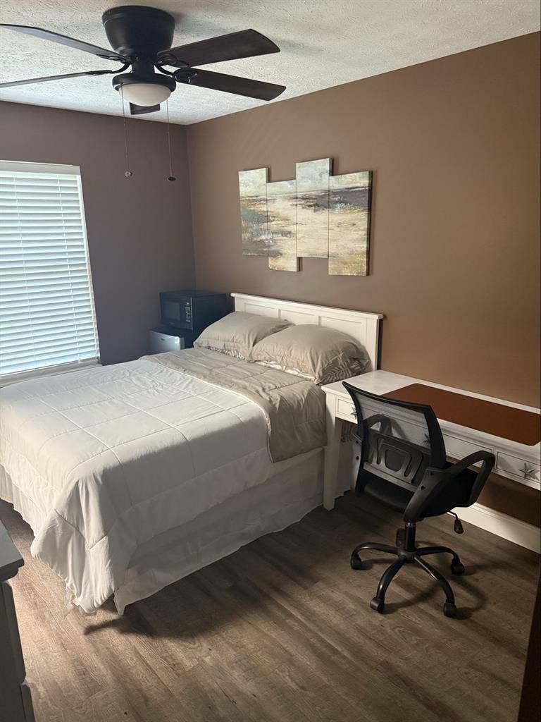Room For Rent