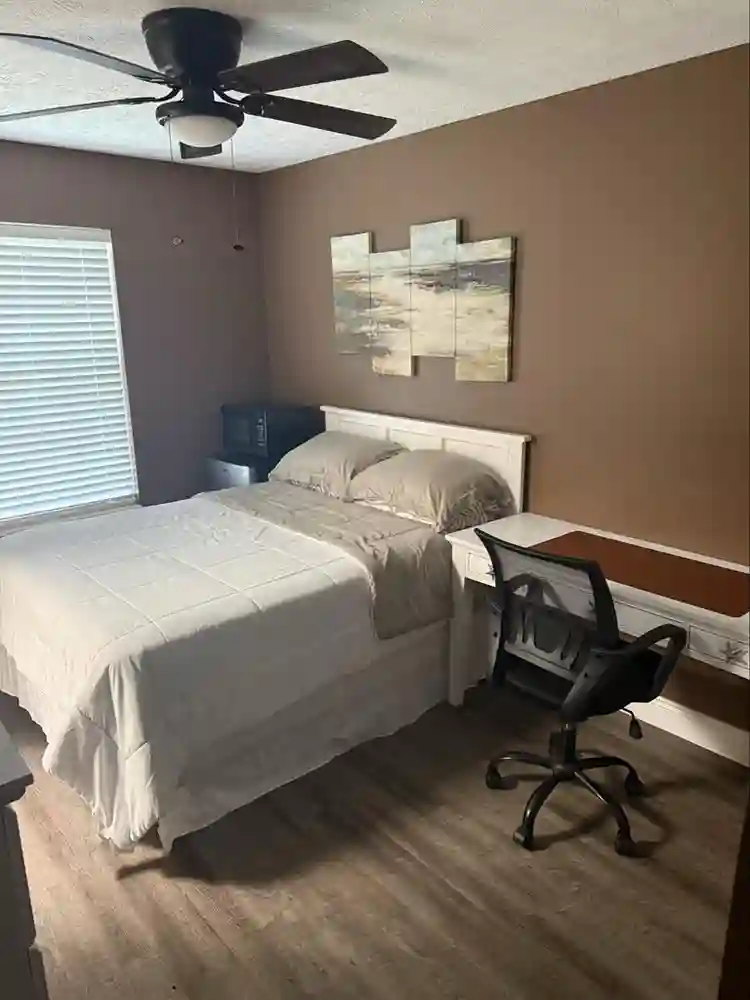 Room For Rent