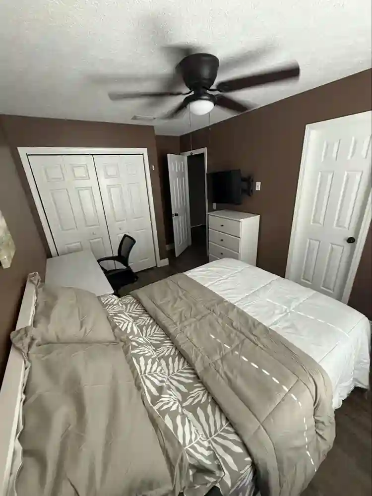 Room For Rent