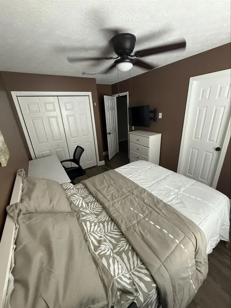 Room For Rent