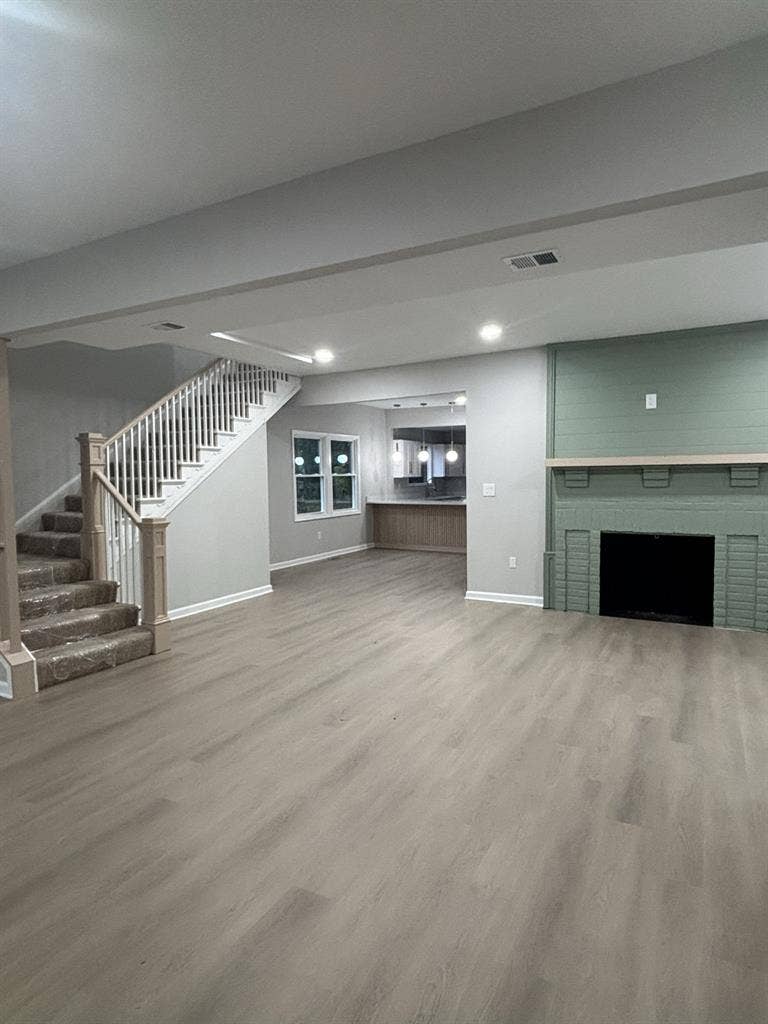 Private renovated furnished room