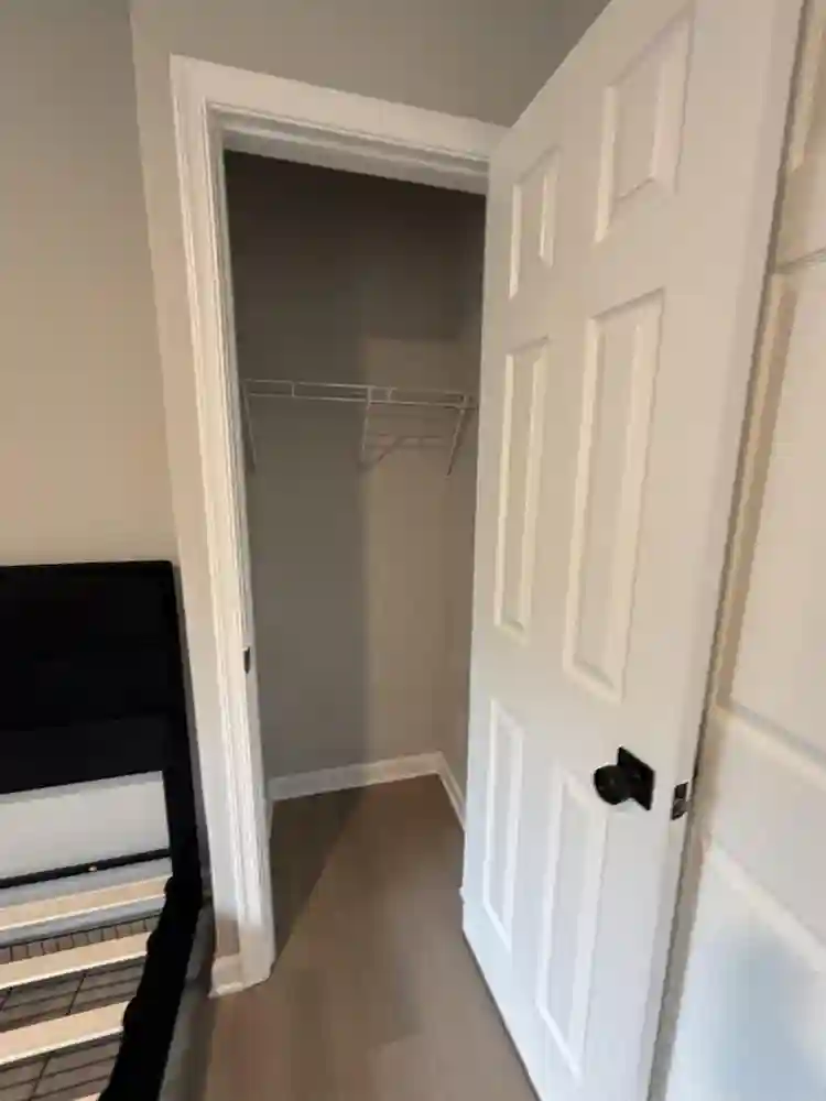 Private renovated furnished room