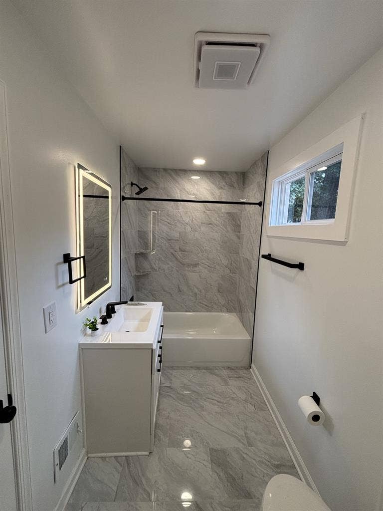 Private renovated furnished room