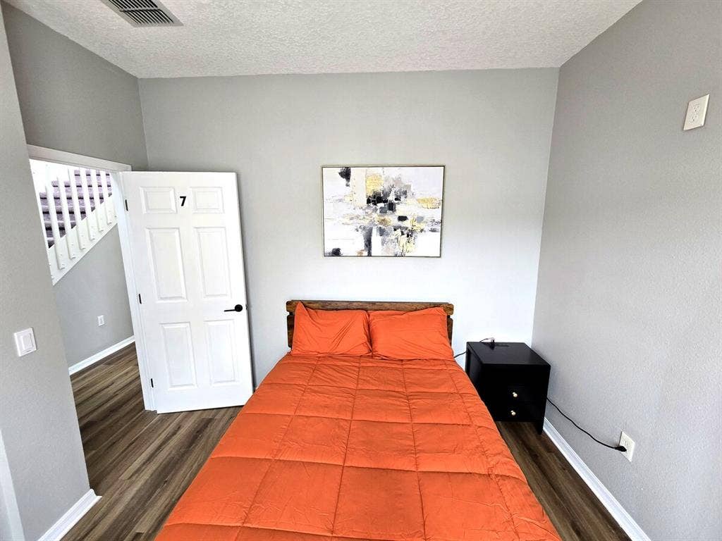Private Furnished Room – Kissimmee