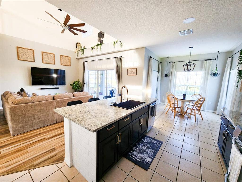 Private Furnished Room – Kissimmee
