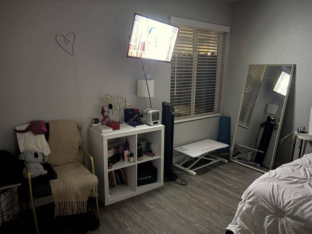 Busco roomate mujer| habitación